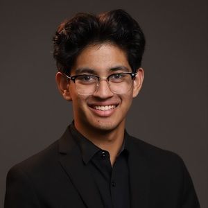 Meet your Posher, Devin